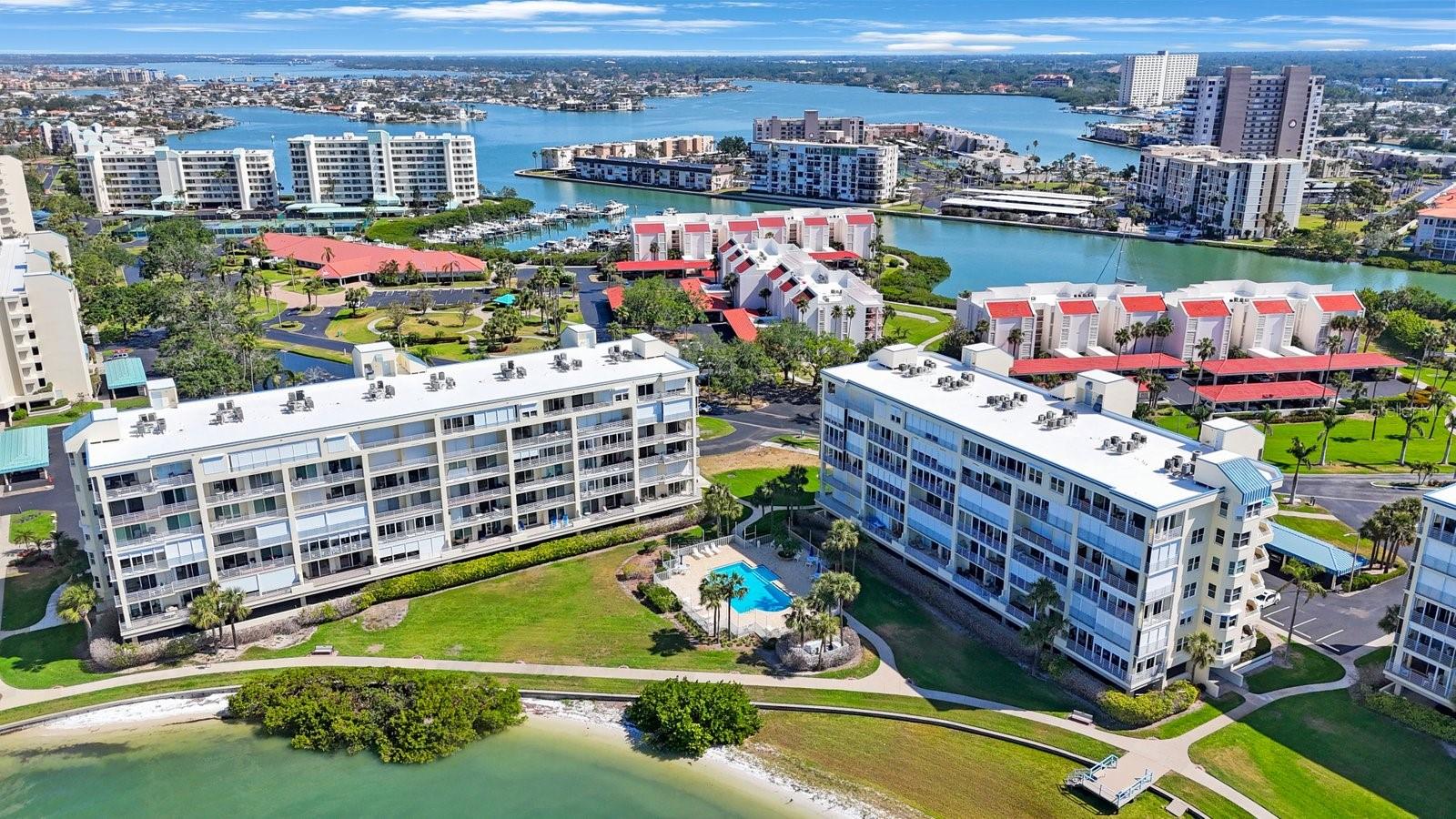 HARBOURSIDE CONDO - Residential