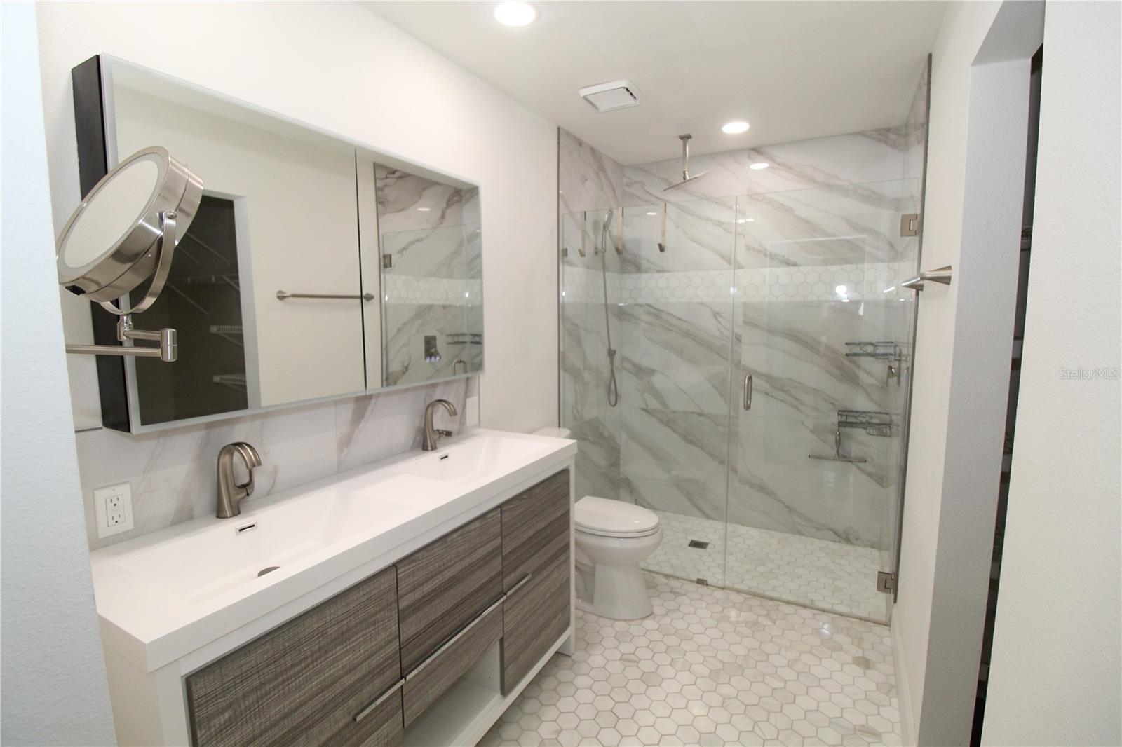 LANCASTER IV CONDO PH - Residential Lease