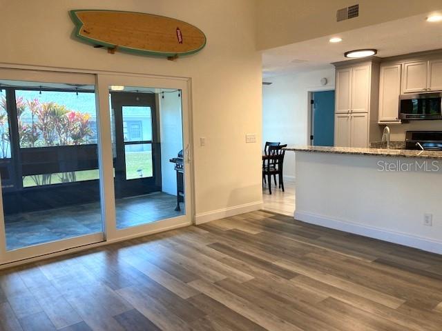 LANCASTER IV CONDO PH - Residential Lease