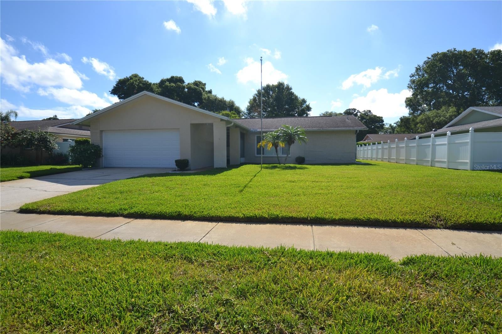 WOODGATE OF COUNTRYSIDE - Residential Lease