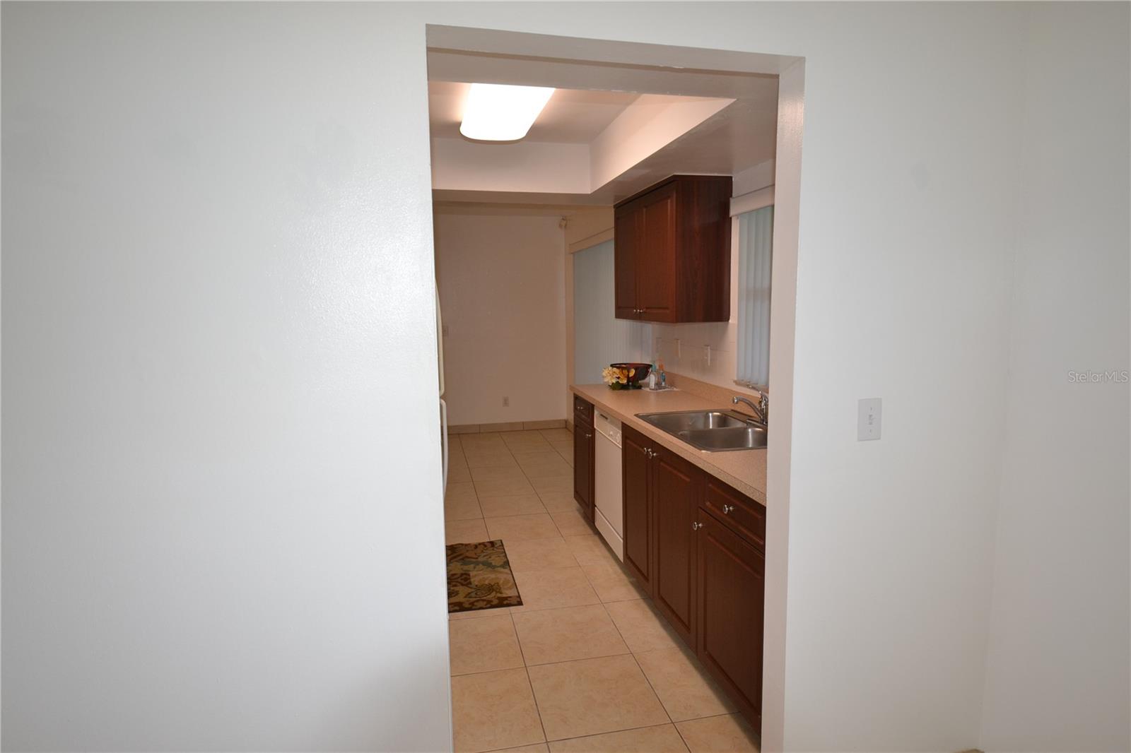 WOODGATE OF COUNTRYSIDE - Residential Lease