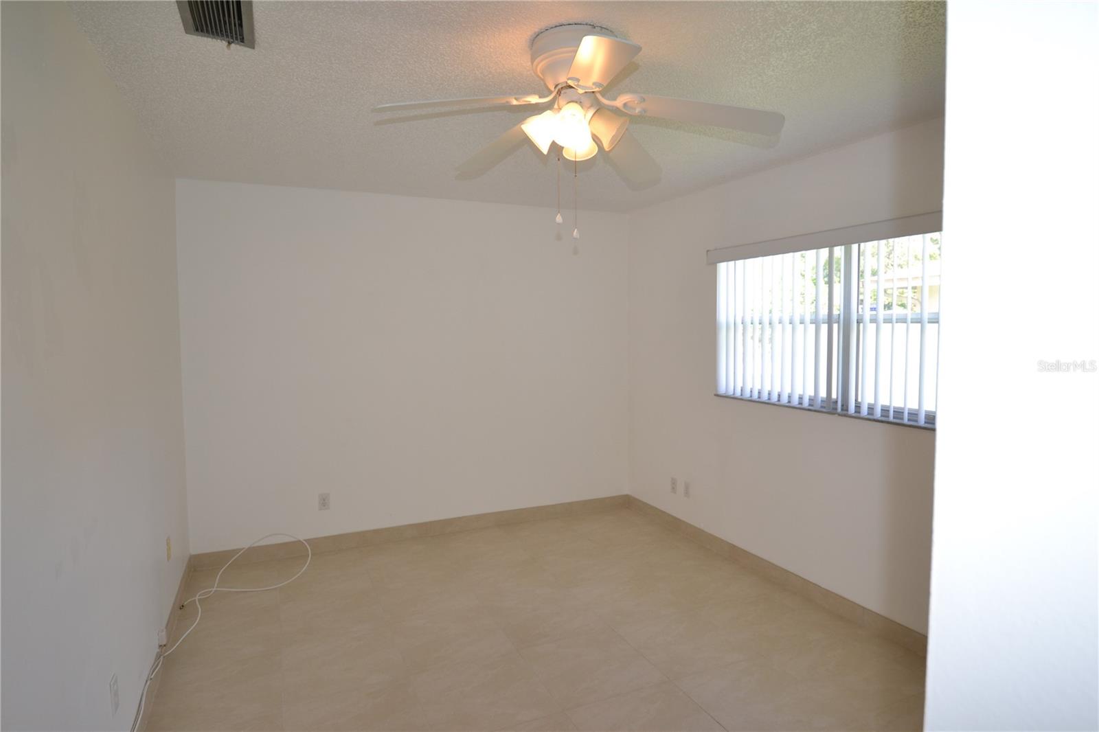 WOODGATE OF COUNTRYSIDE - Residential Lease