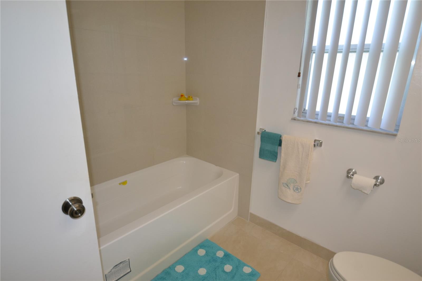 WOODGATE OF COUNTRYSIDE - Residential Lease