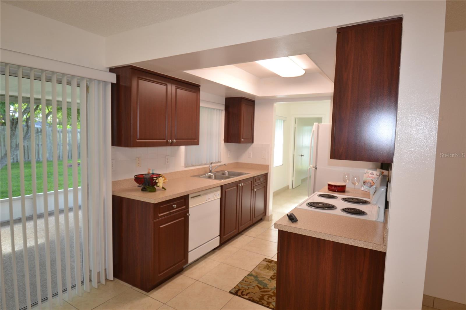 WOODGATE OF COUNTRYSIDE - Residential Lease