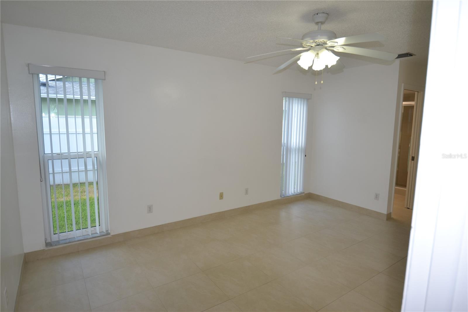 WOODGATE OF COUNTRYSIDE - Residential Lease