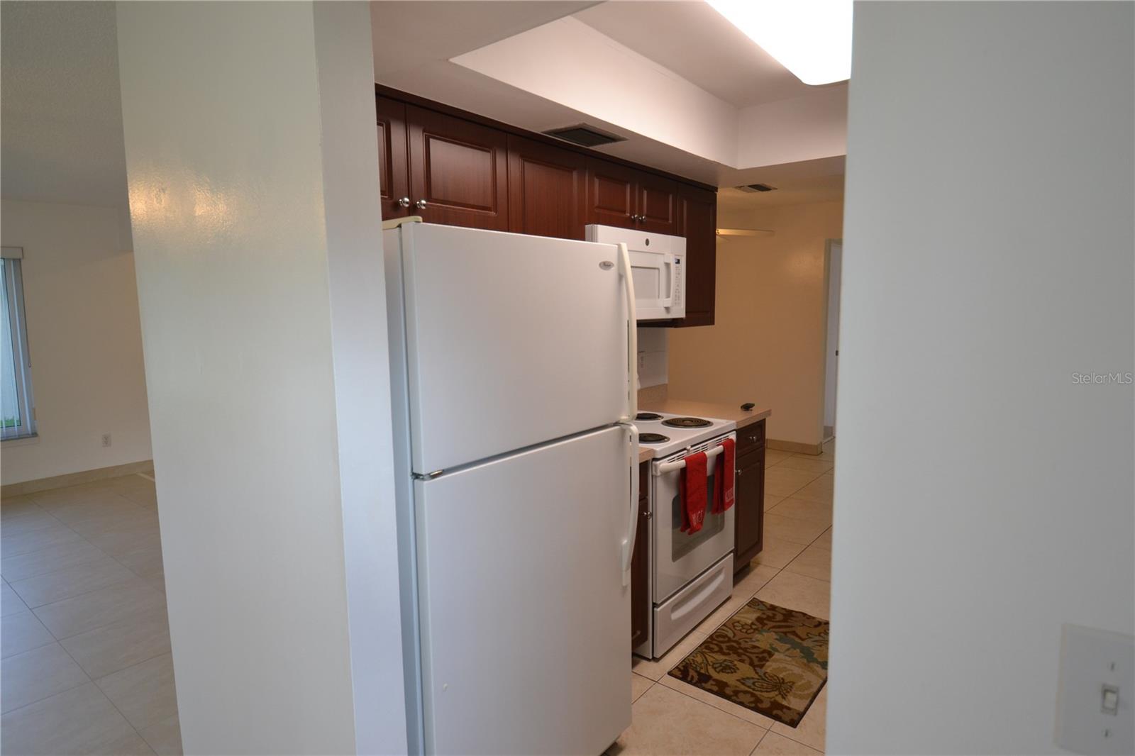 WOODGATE OF COUNTRYSIDE - Residential Lease