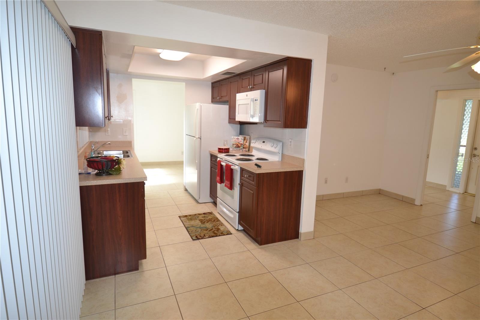 WOODGATE OF COUNTRYSIDE - Residential Lease
