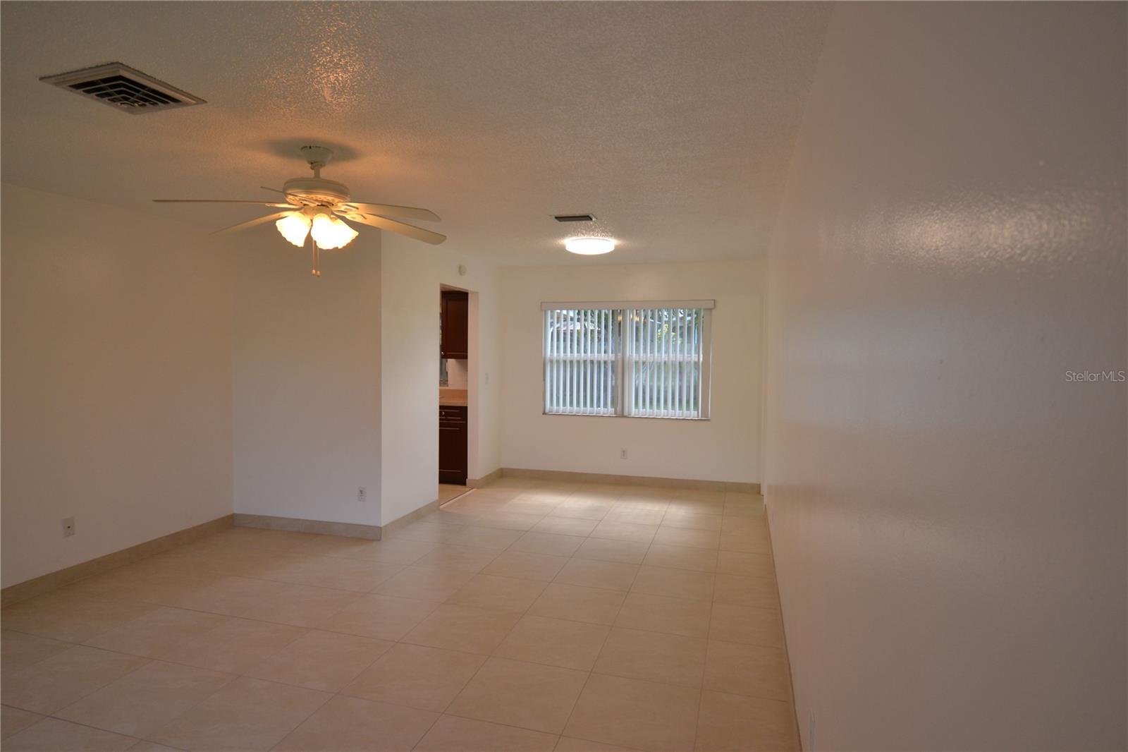 WOODGATE OF COUNTRYSIDE - Residential Lease