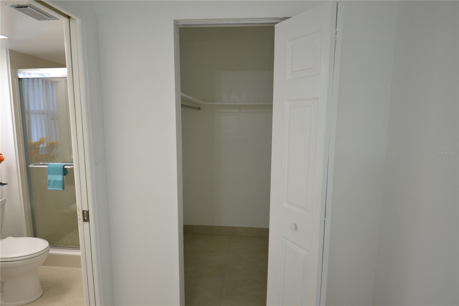 WOODGATE OF COUNTRYSIDE - Residential Lease