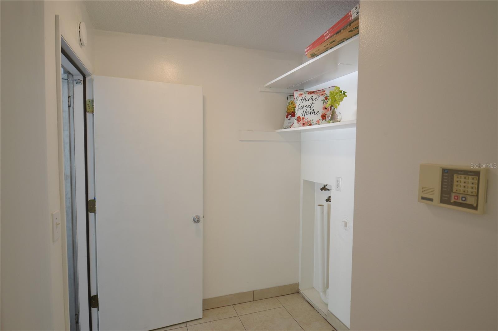 WOODGATE OF COUNTRYSIDE - Residential Lease