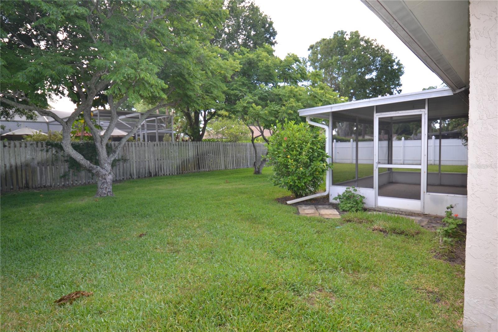 WOODGATE OF COUNTRYSIDE - Residential Lease