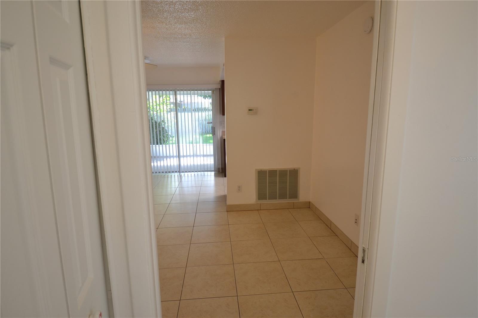 WOODGATE OF COUNTRYSIDE - Residential Lease