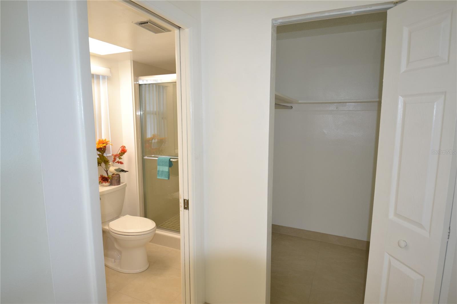 WOODGATE OF COUNTRYSIDE - Residential Lease