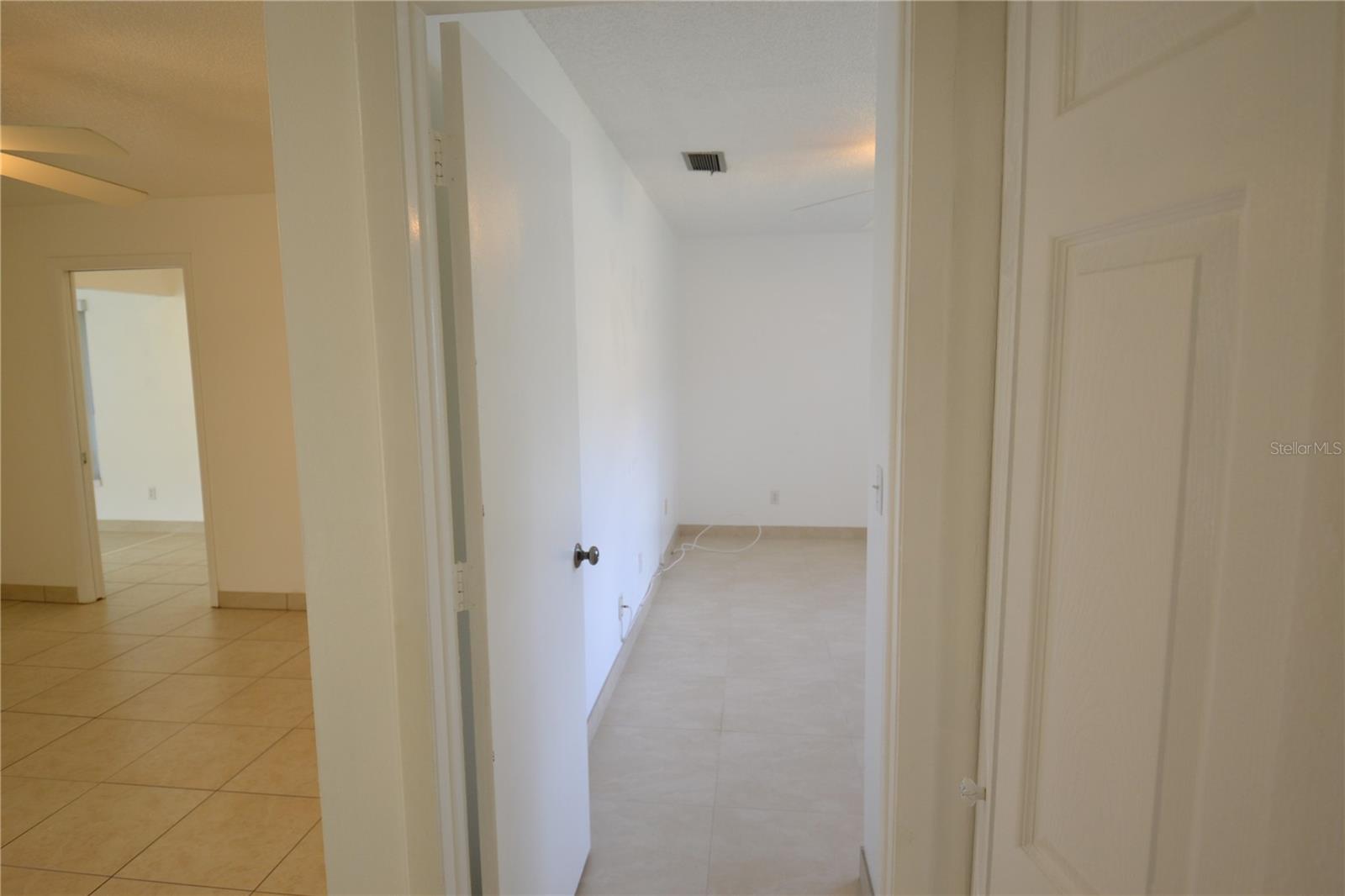 WOODGATE OF COUNTRYSIDE - Residential Lease