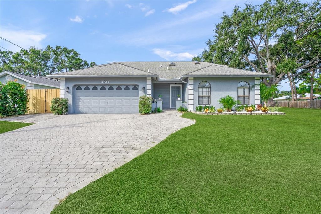 Photo of 4514 Cactus Avenue, Sarasota, FL 34231 (MLS # A4671329)