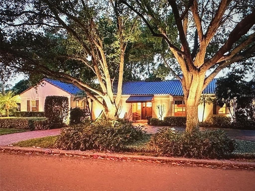 Photo of 101 Bay Point Drive NE, St Petersburg, FL 33704 (MLS # TB8323478)