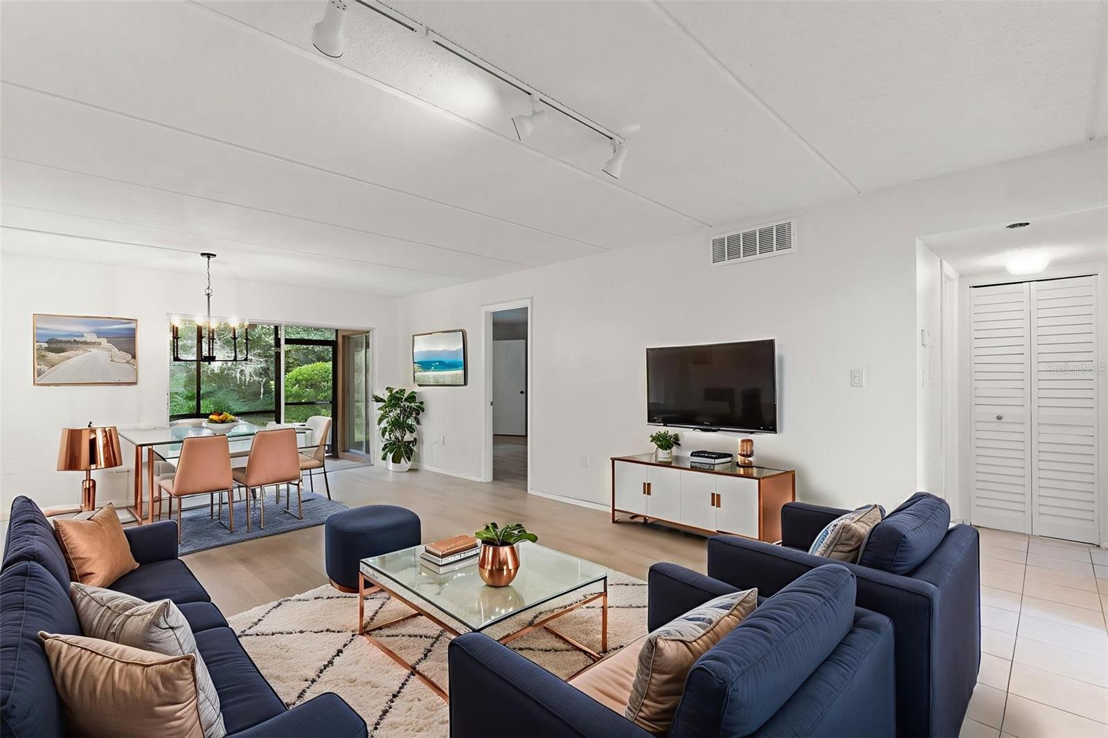 EAST LAKE WOODLANDS CYPRESS ESTATES - Residential Lease