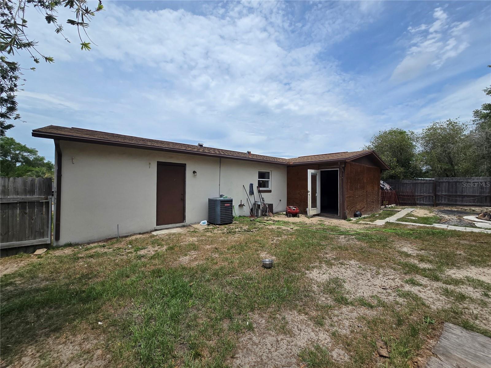 2154 W DEVON DRIVE