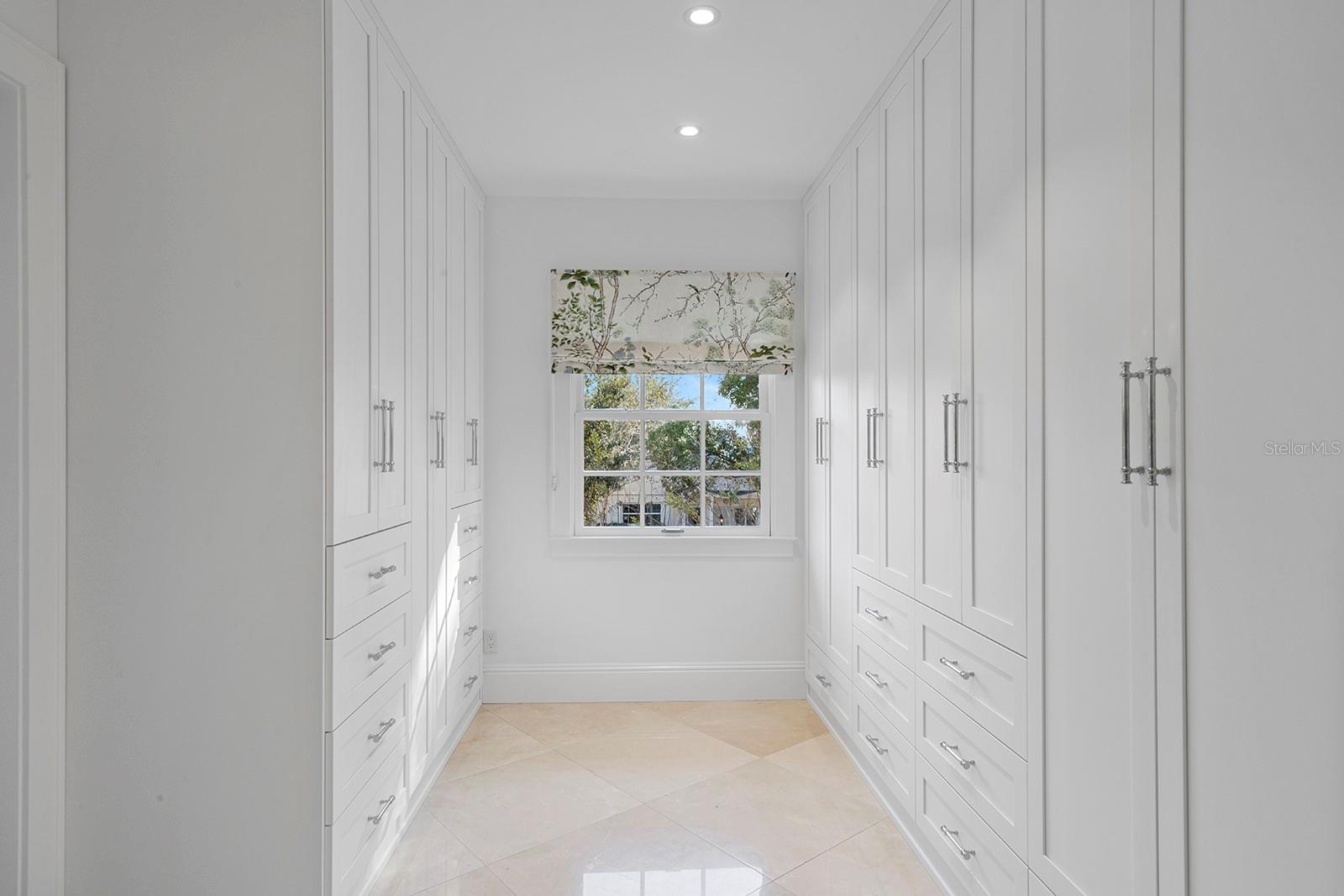 SYLVAN LAKE SHORES - Residential