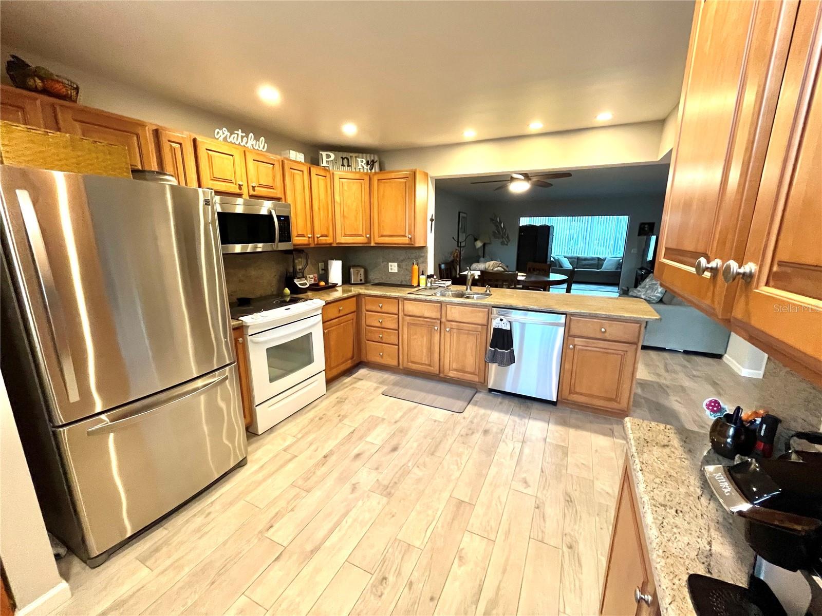 335 SPRINGDALE DRIVE 0