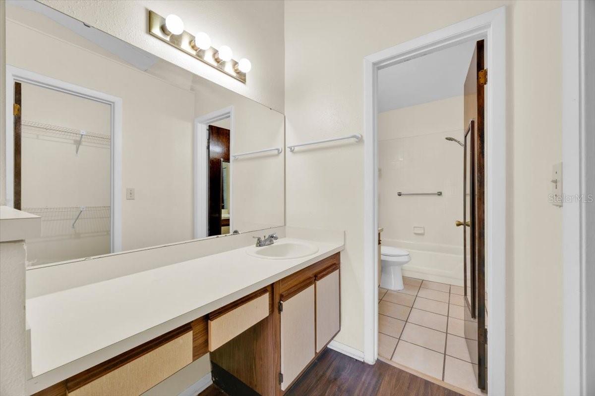KING OAK VILLAS PH 1 - Residential