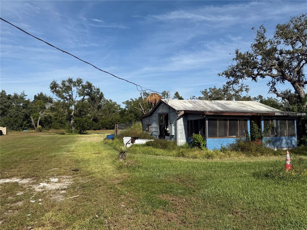 Photo of 916 Piney Point Road, Palmetto, FL 34221 (MLS # A4671400)