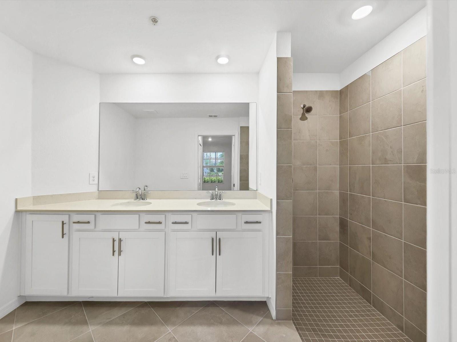 WELLEN PARK GOLF AND COUNTRY CLUB - Residential