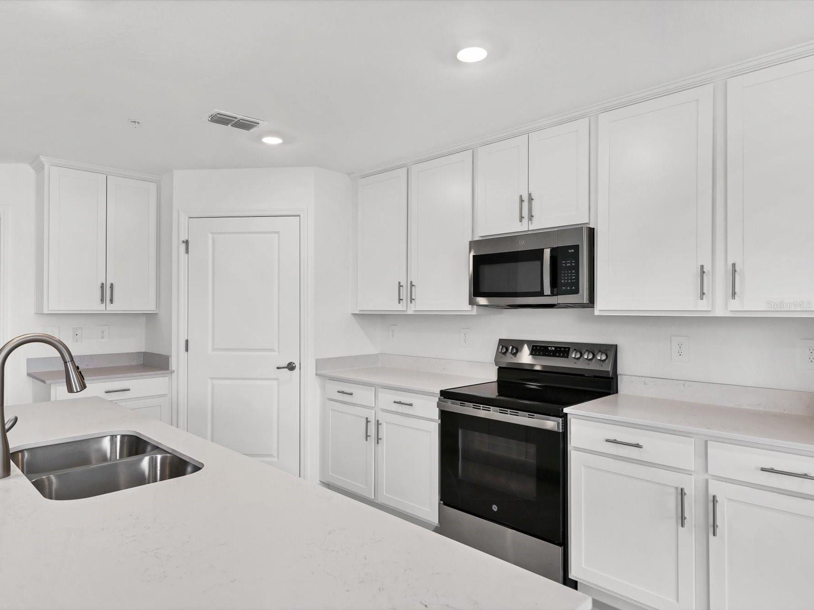 WELLEN PARK GOLF AND COUNTRY CLUB - Residential