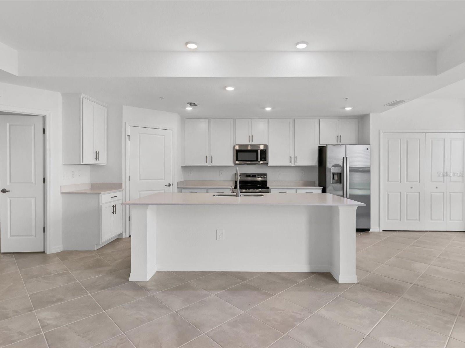 WELLEN PARK GOLF AND COUNTRY CLUB - Residential