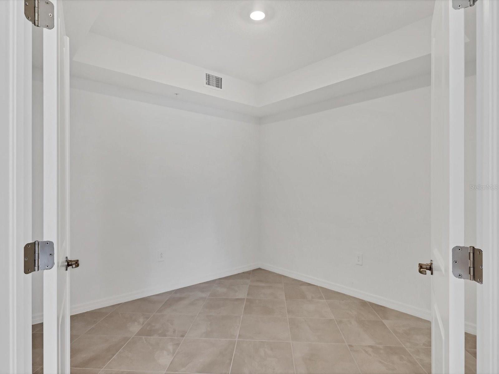 WELLEN PARK GOLF AND COUNTRY CLUB - Residential