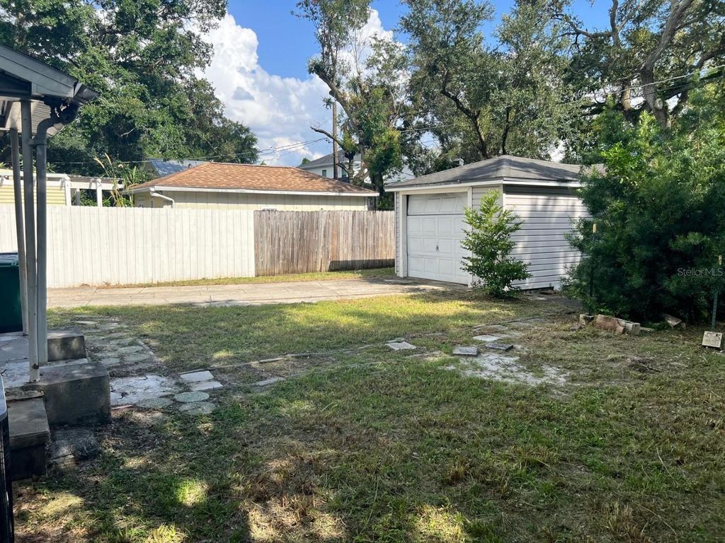 Photo of 3616 W Azeele Street, Tampa, FL 33609 (MLS # TB8449783)