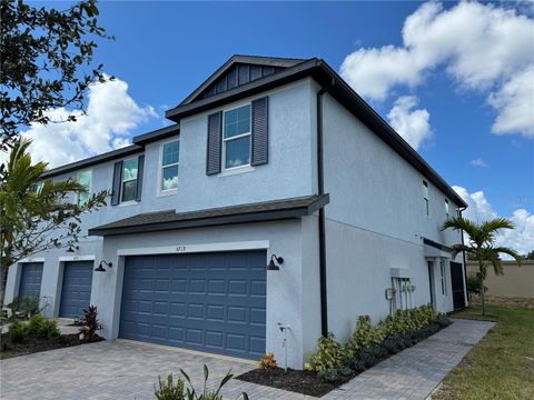 A home in PALMETTO