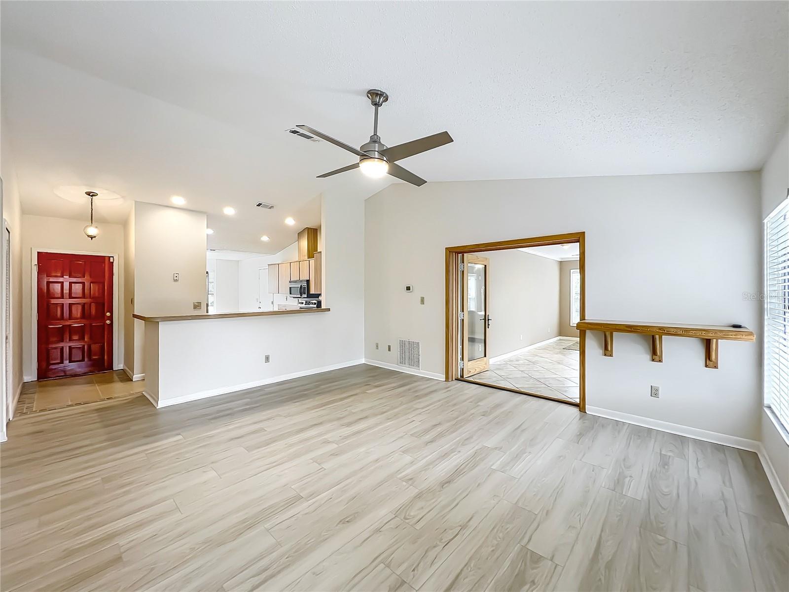 5452 HIGGINS WAY