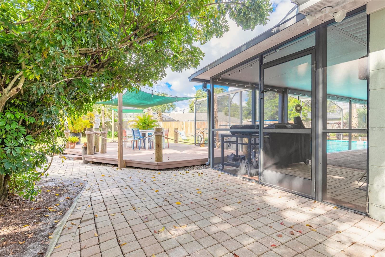 UNDEROAKS - Residential