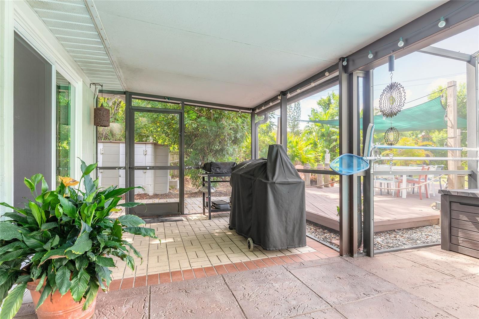 UNDEROAKS - Residential
