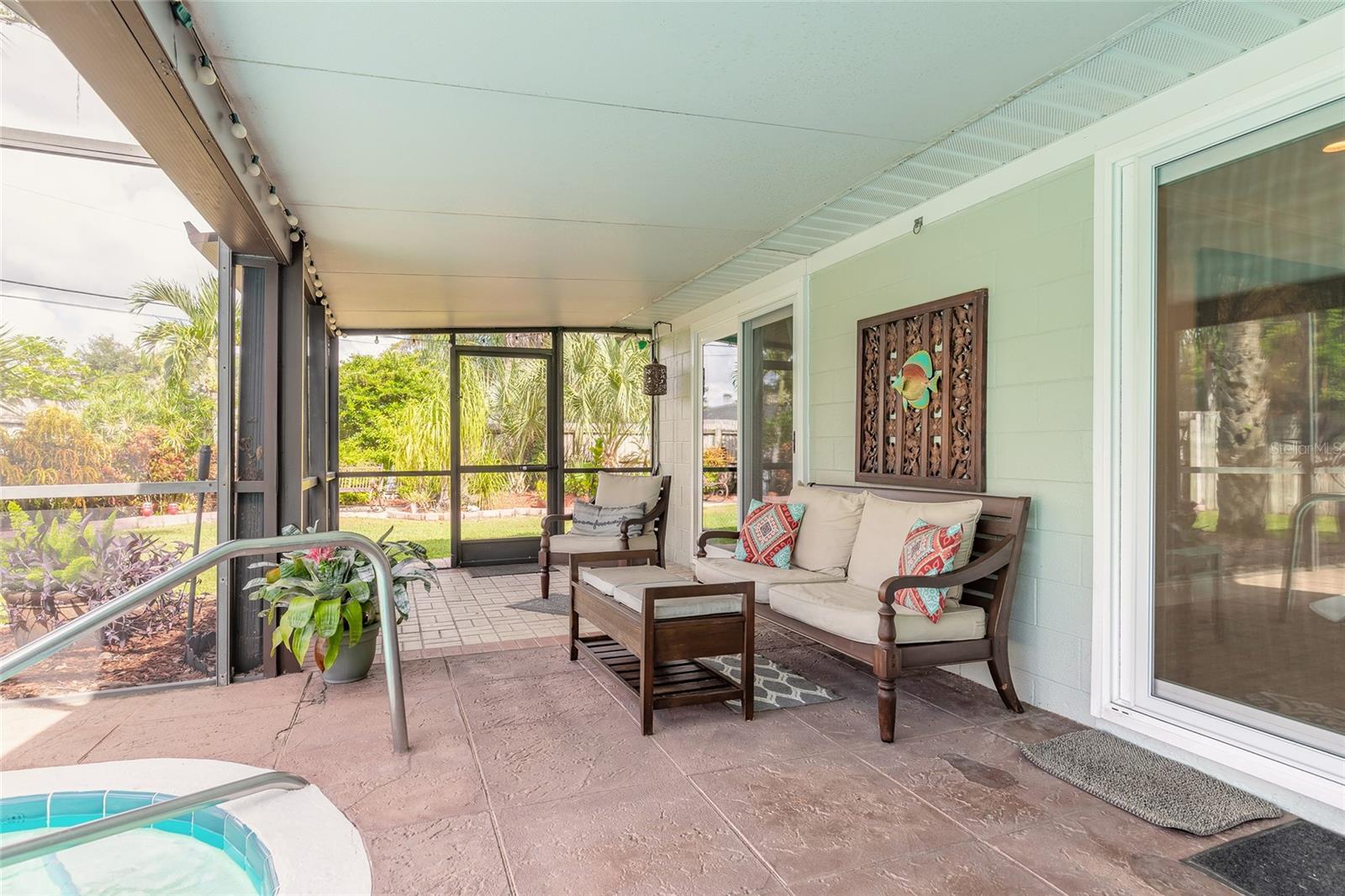UNDEROAKS - Residential
