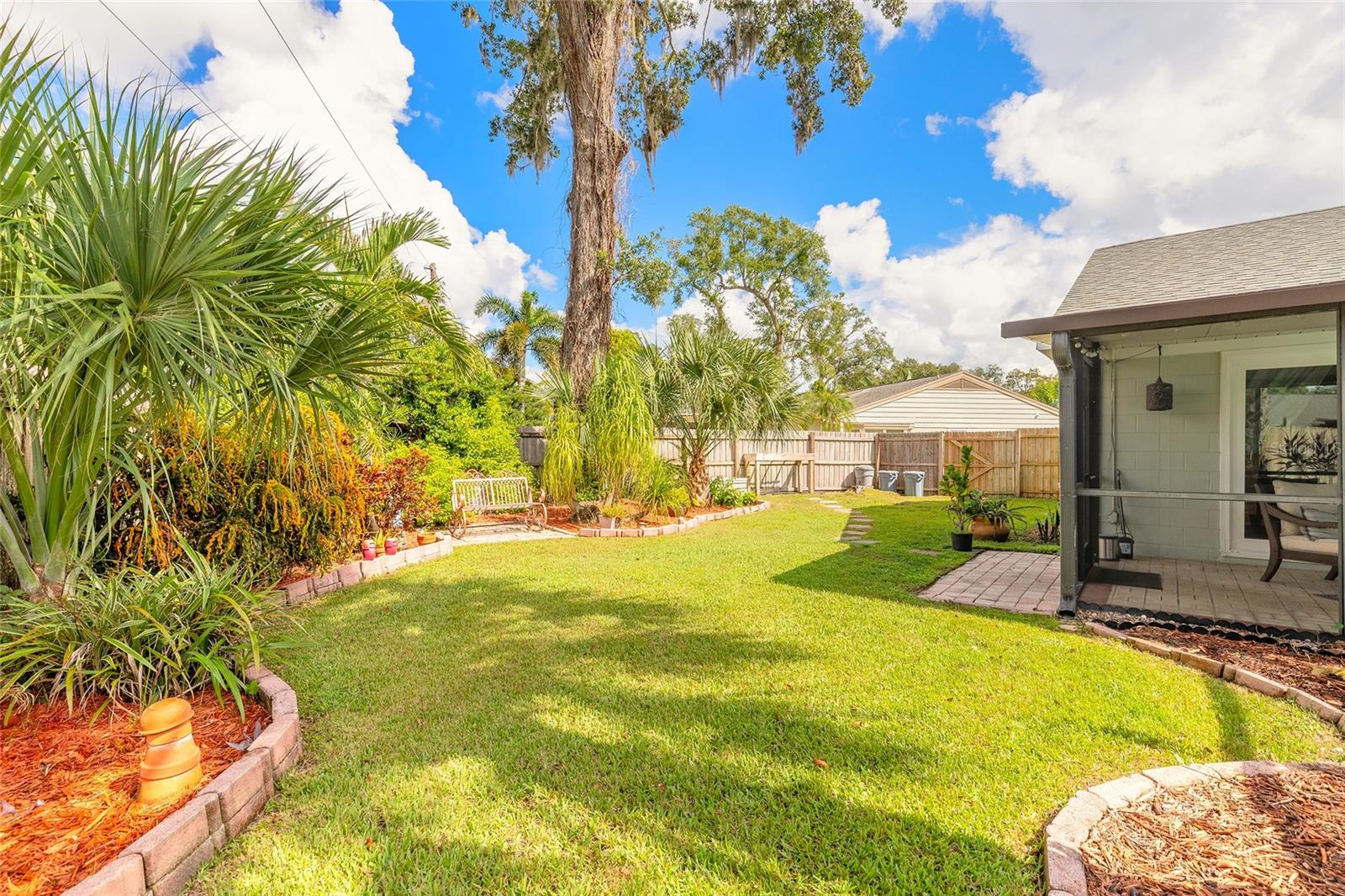 UNDEROAKS - Residential