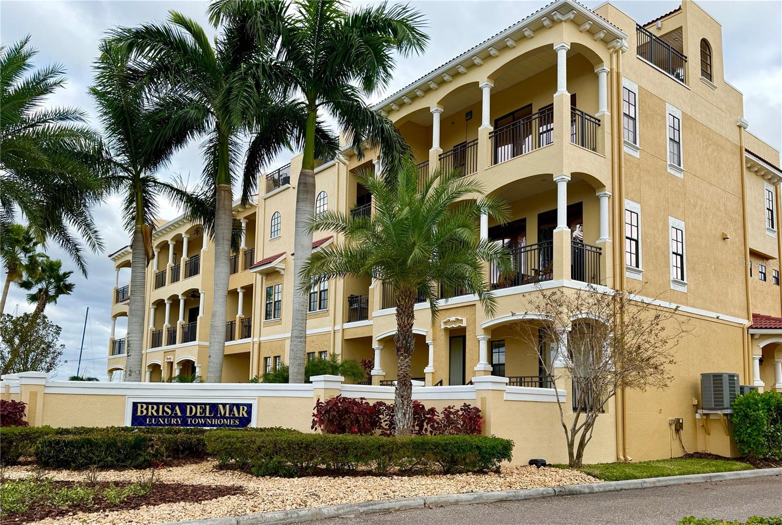 BRISA DEL MAR TOWNHOMES - Residential