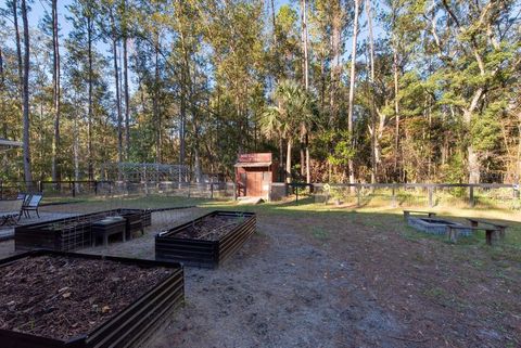 A home in BROOKSVILLE