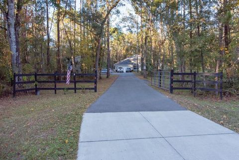 A home in BROOKSVILLE