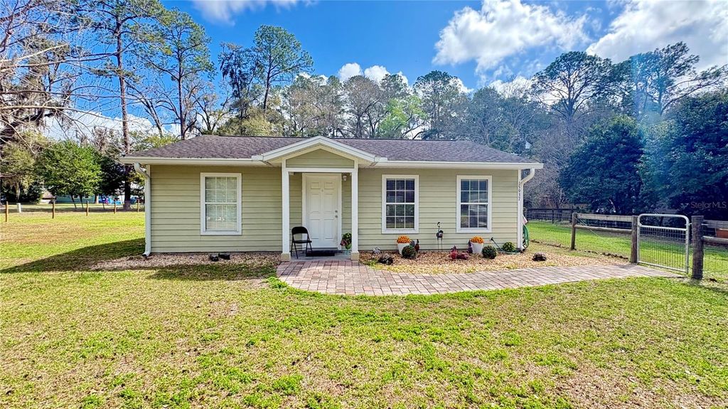 Photo of 15935 SW County Road 346, Archer, FL 32618 (MLS # OM720822)