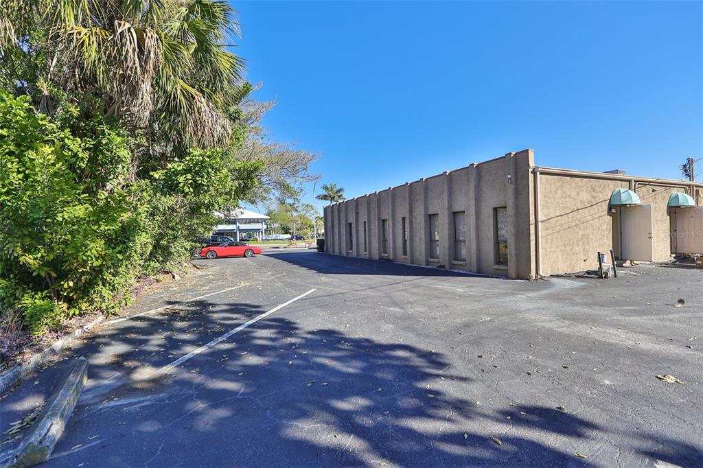 KENILWORTH - Commercial Sale