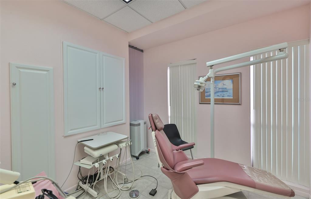 KENILWORTH - Commercial Sale