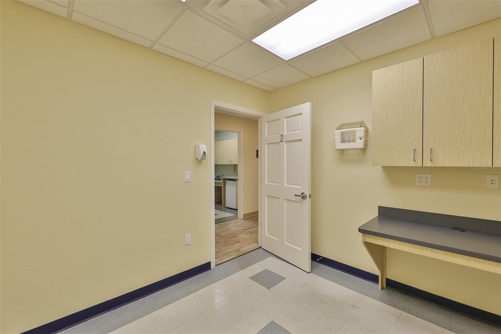 KENILWORTH - Commercial Sale