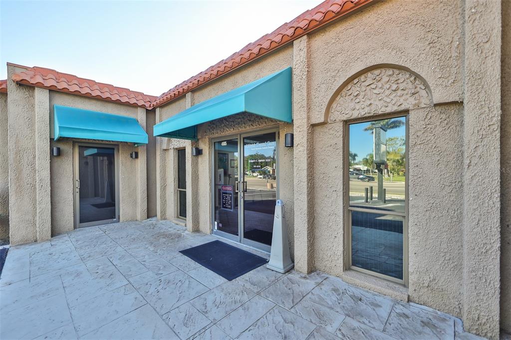 KENILWORTH - Commercial Sale