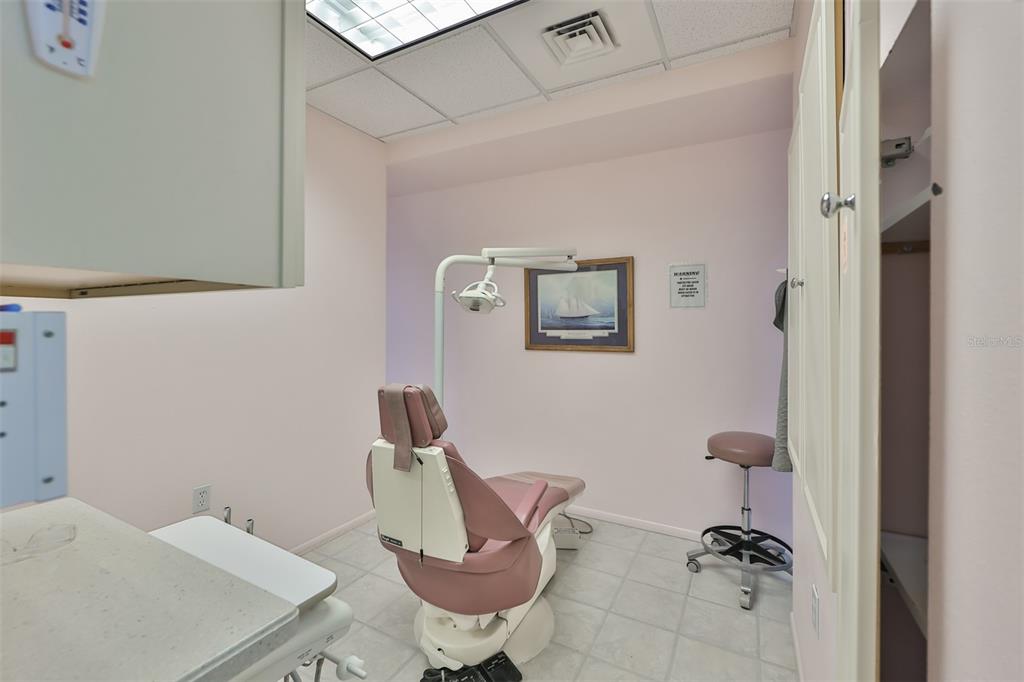 KENILWORTH - Commercial Sale