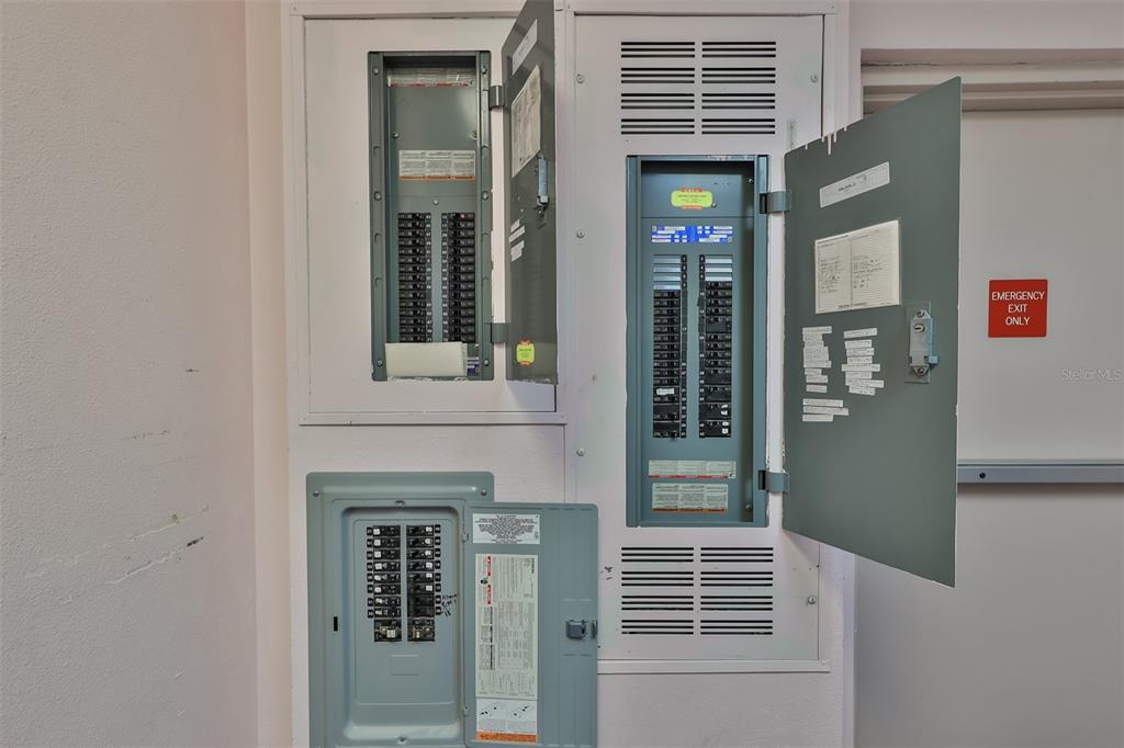 KENILWORTH - Commercial Sale