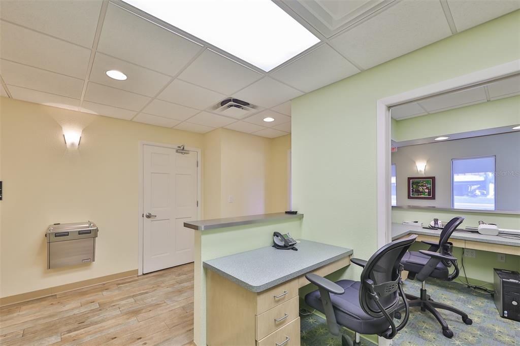 KENILWORTH - Commercial Sale