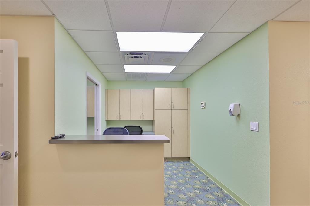 KENILWORTH - Commercial Sale