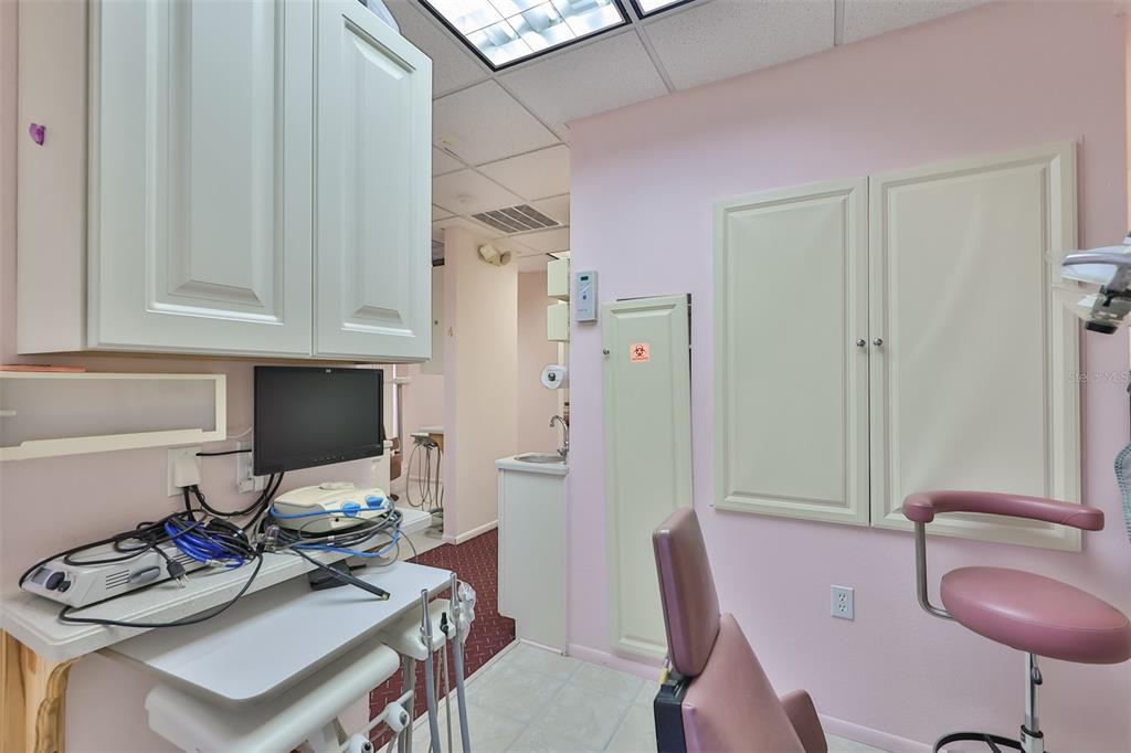 KENILWORTH - Commercial Sale